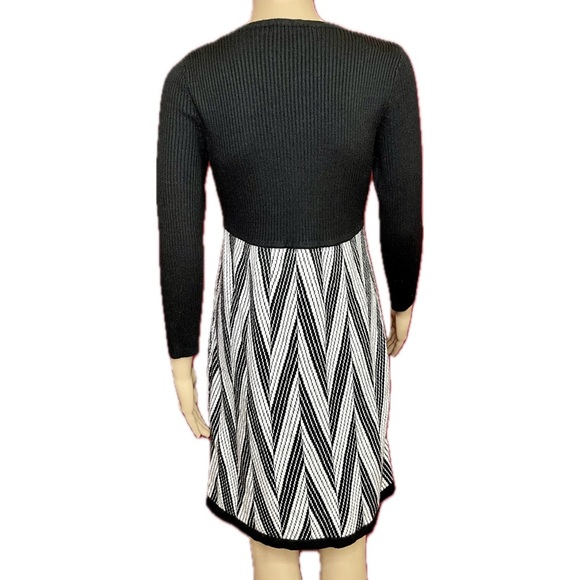 Studio one New York Black and White Knit Sweater Dress Size Large - Picture 4 of 6